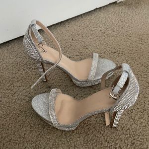 windsor rhinestone heels size 8 women’s.